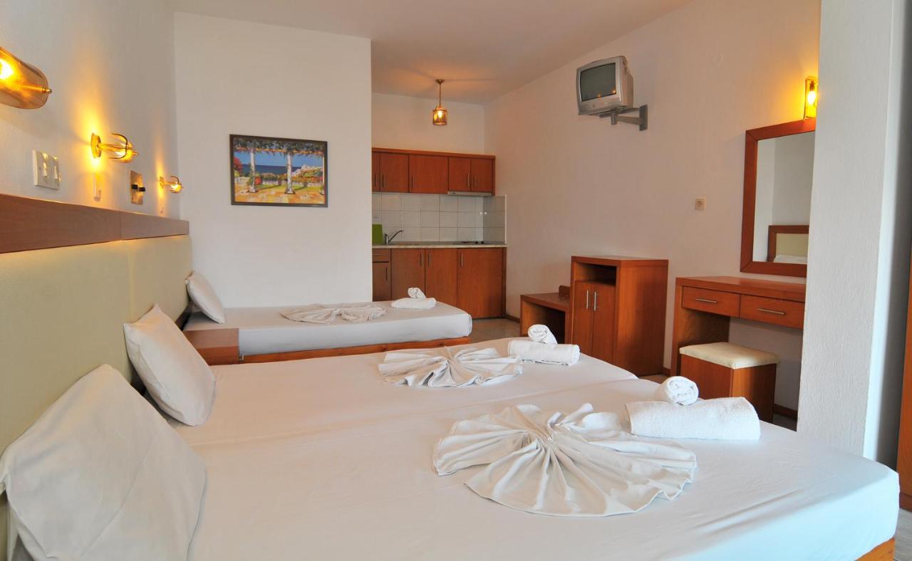Hotel Emerald Chrysi Ammoudia Extérieur photo