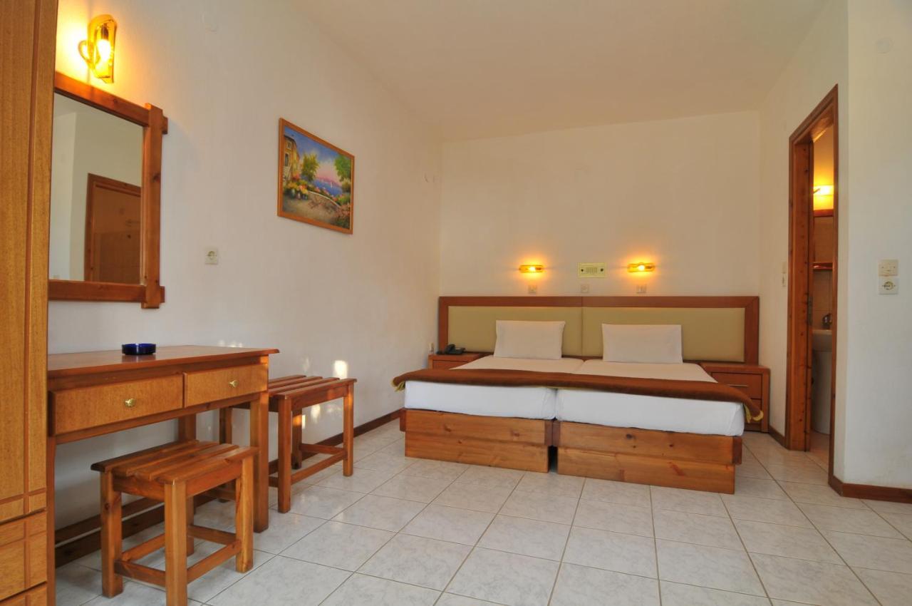 Hotel Emerald Chrysi Ammoudia Extérieur photo