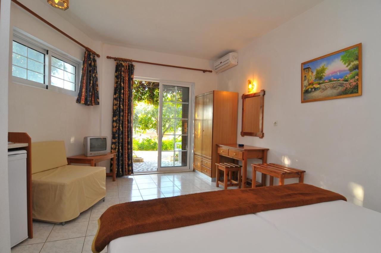 Hotel Emerald Chrysi Ammoudia Extérieur photo