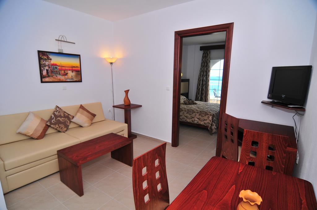 Hotel Emerald Chrysi Ammoudia Extérieur photo